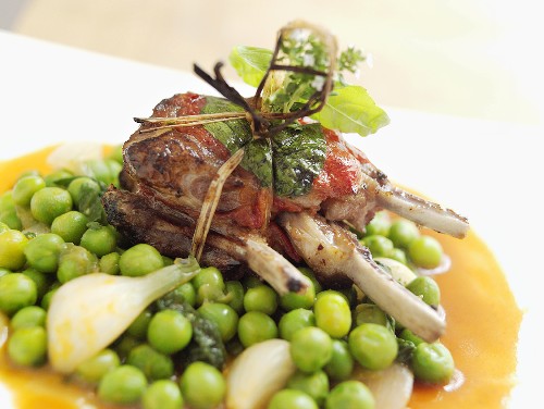 Agnello con piselli