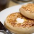 Crumpet al burro di erba cipollina