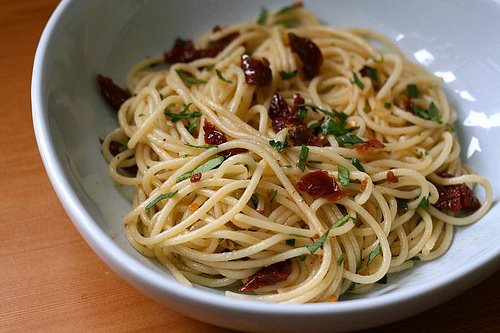 Ricetta spaghetti aglio, olio e peperoncino