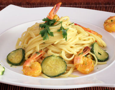 Ricetta linguine gamberetti zucchine e zafferano