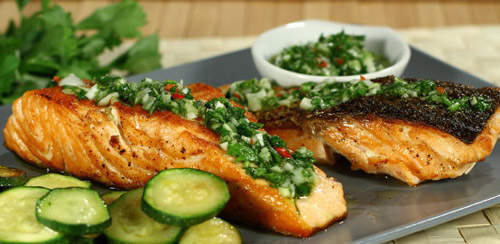 Salmone grigliato con salsa al prezzemolo