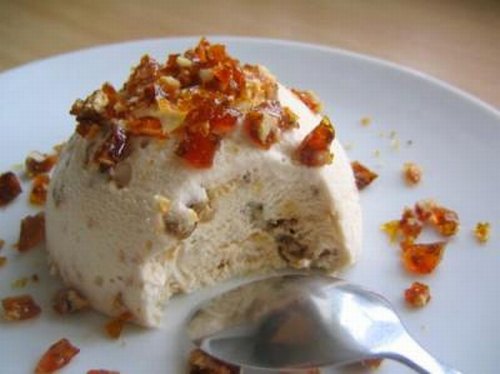 Ricetta semifreddo allo sciroppo d'acero e noci pralinate