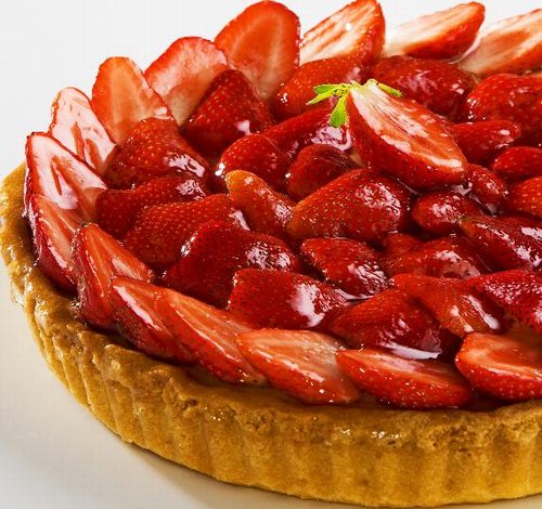 Crostata estiva con fragole e cioccolato