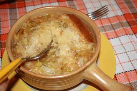 Zuppa di cipolle rosse alla Capo Vaticano ricetta tradizionale