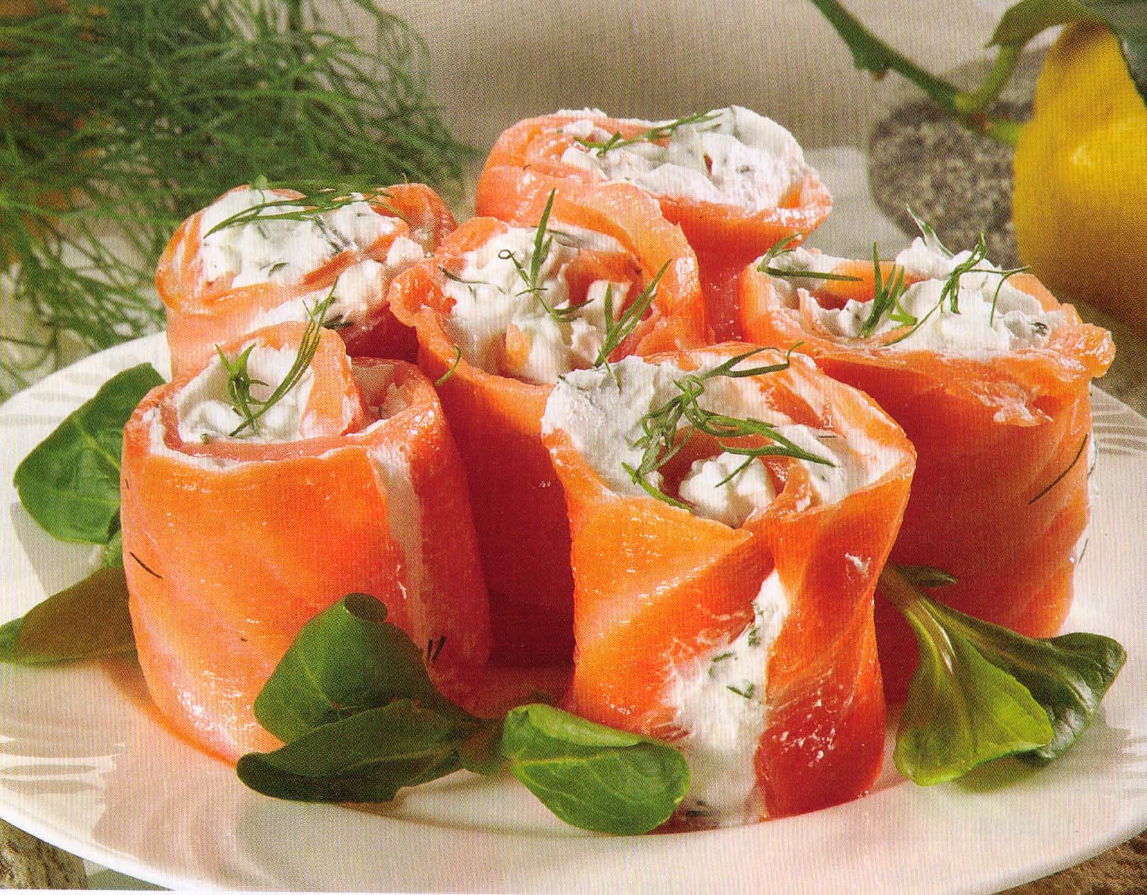 Involtini di salmone con crema alle uova