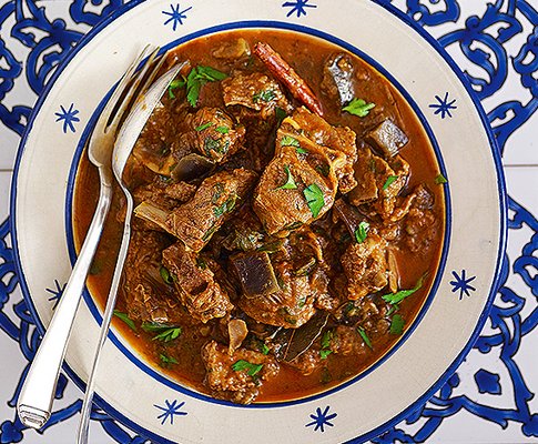 Agnello con fagioli e salsiccia