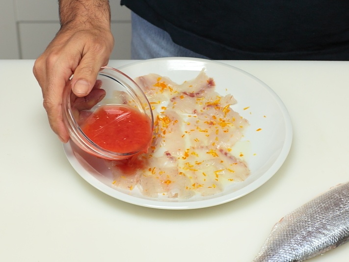 Carpaccio spigola e ciliegie