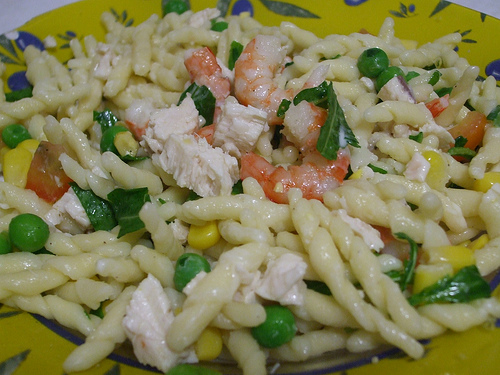 Insalata di pasta fredda con carciofini