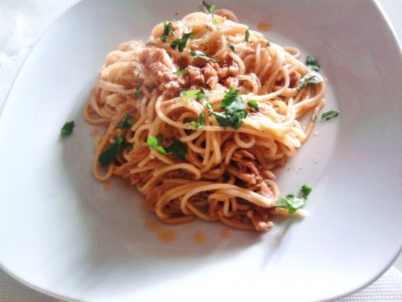 Linguine al ragù di tonno