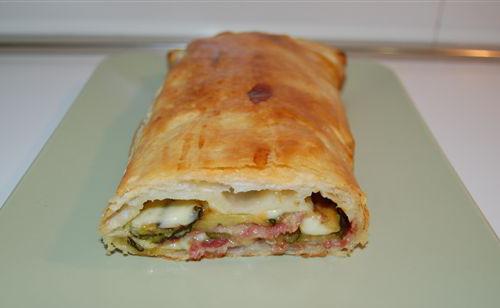 Strudel salato con speck e zucchine