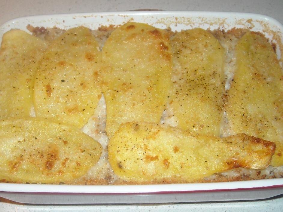 Patate con salsiccia e scamorza