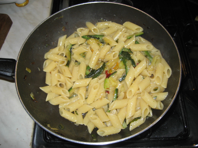 Pennette con fiori di zucchine