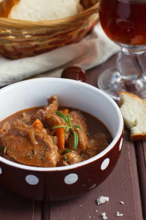 Manzo alla Guinness con patate e carote  