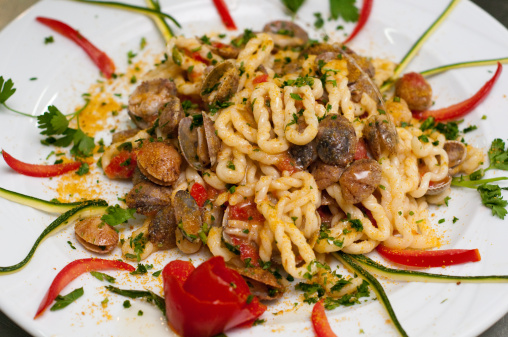 Linguine con bottarga e arselle