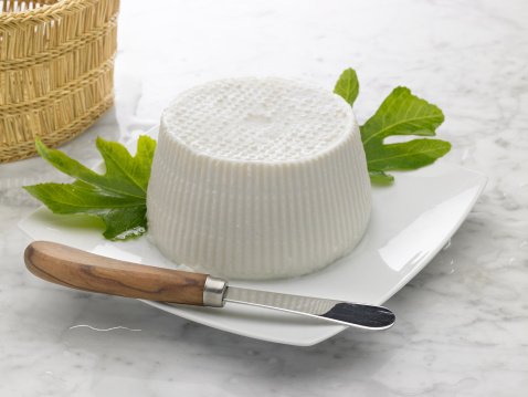 Ricetta della pasta fredda con pomodorini e ricotta