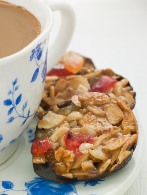 Crostatine con frutta secca caramellata 