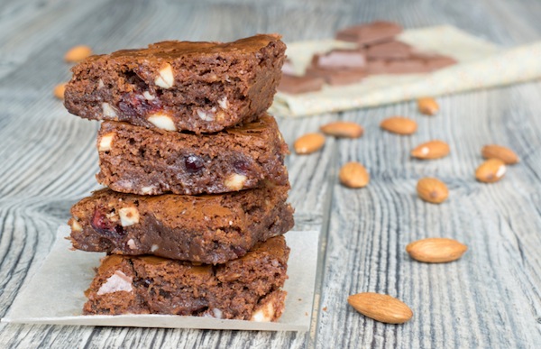 Mini brownies noci e cioccolato al latte 