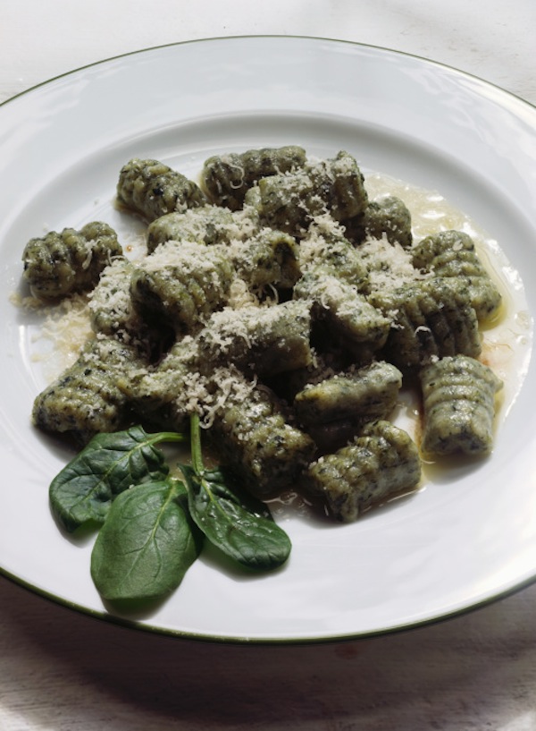 Caiettes agli spinaci con salsiccia 