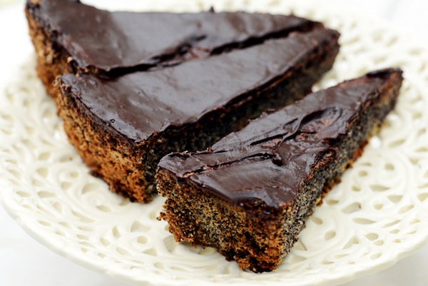 Dolci al cioccolato: torta fondente con passata di albicocche