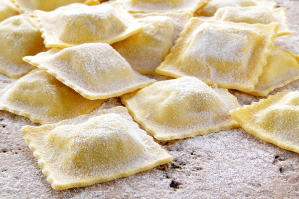 Ravioli con ripieno di bietole