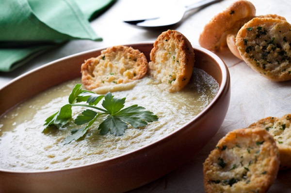 Crema di carciofi con crostini croccanti