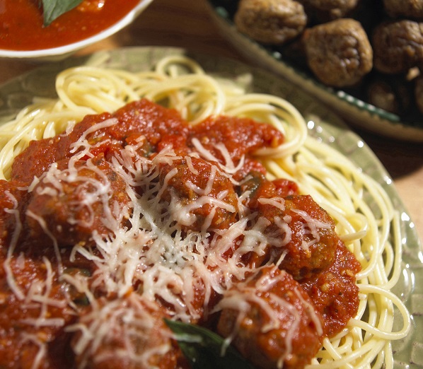 Spaghetti con sugo di polpette