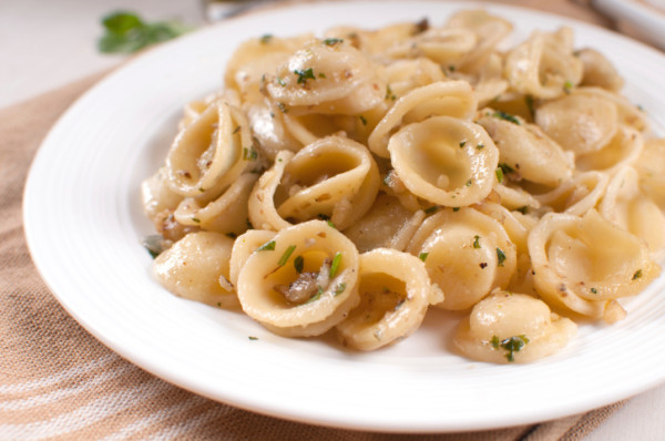 Ricette estive - Orecchiette con vongole e curry