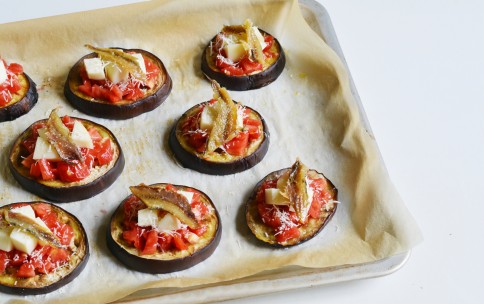 Antipasto facile con le pizzette di melanzane