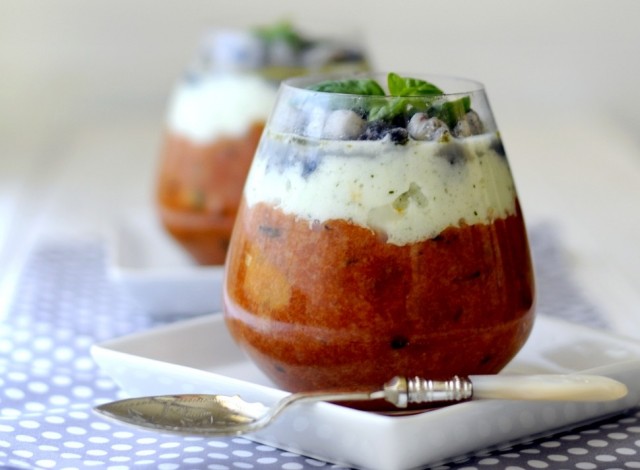 Pappa al Pomodoro con Crema di Bufala al Basilico e Dadolata di Seppie al Nero