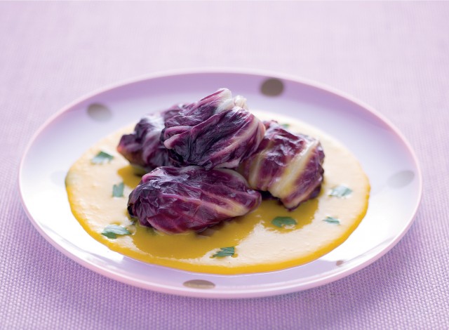 Fagottini di radicchio con merluzzo e salsa gialla