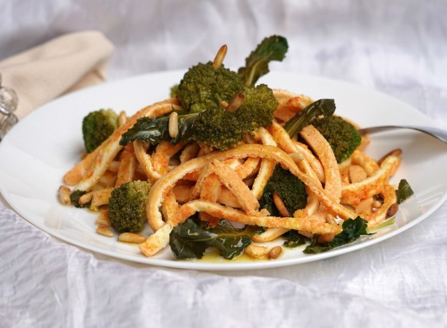 Tagliatelle di albume e broccoli