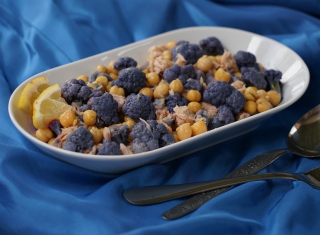 Insalata di ceci tonno e cavolfiore viola