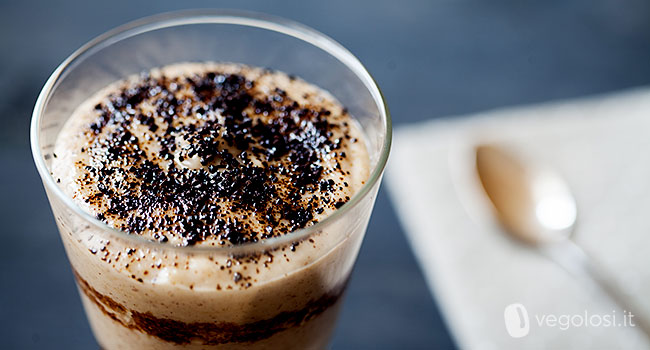 Tiramisù alla liquirizia, un'alternativa vegana al solito dolce