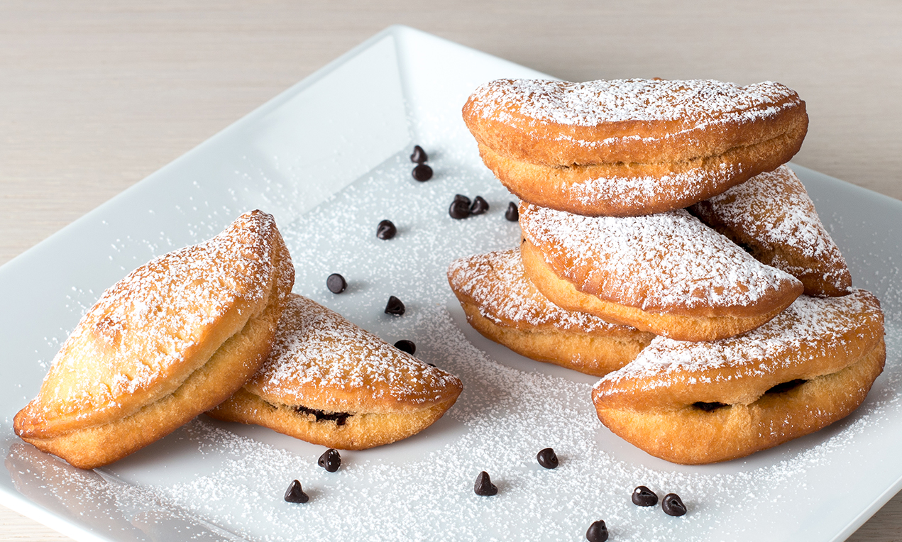 Tortelli fritti di Carnevale al cocco e cioccolato