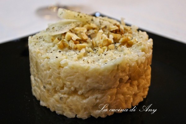 Risotto al gorgonzola, pere, noci e rum