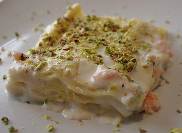 Lasagna al salmone affumicato e pistacchi