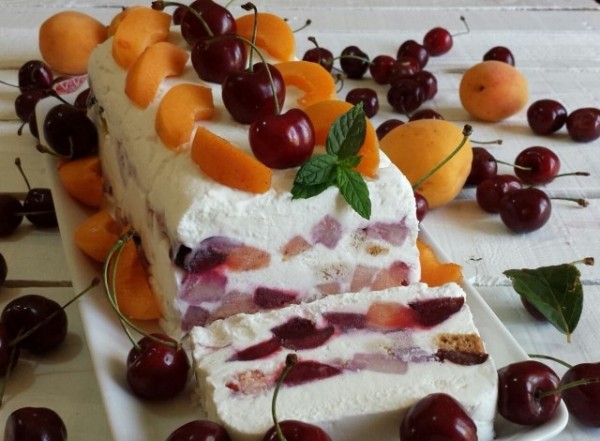 Cassata semifredda alla frutta