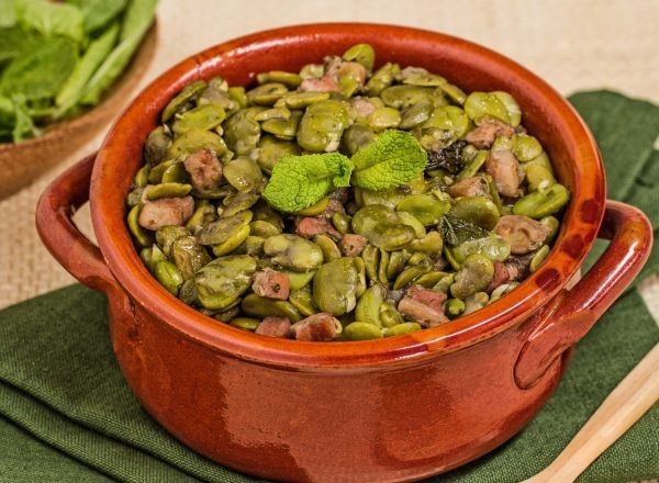 Zuppa di fave scafata per il primo maggio alternativo