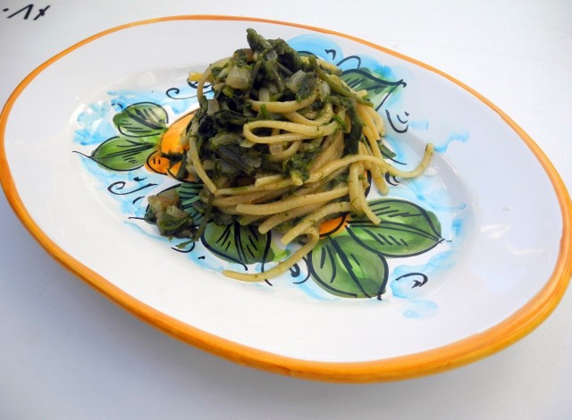 Linguina agli asparagi spontanei