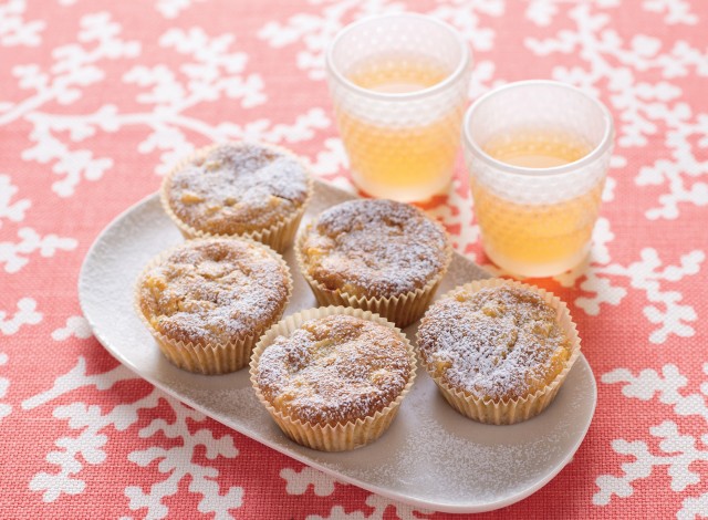 Muffin alla frutta con succo di mela