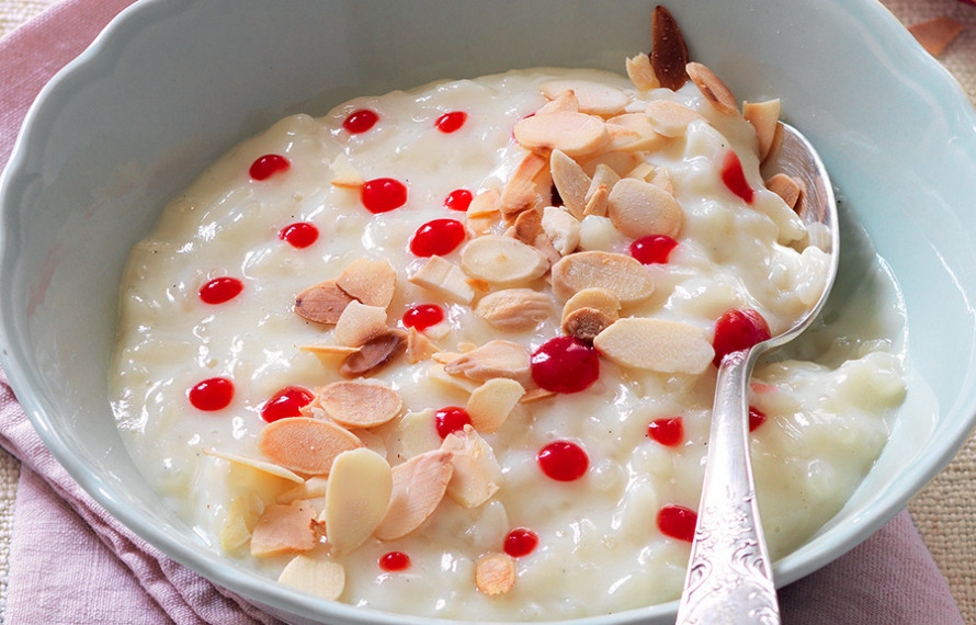 Come si preparo il dolce-risotto al cioccolato bianco e coulis di prugne