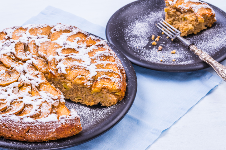 Torta morbida di pere e gocce di cioccolato